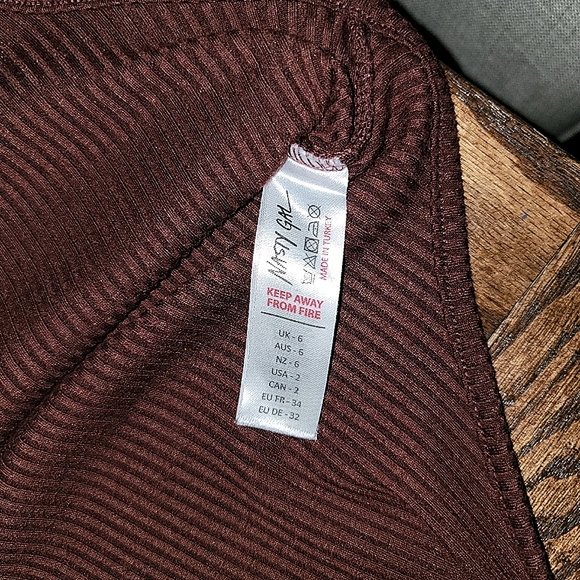 Nasty Gal EUC Brown Ribbed Knit Turtleneck Long Sleeve Bodysuit - Women's SIZE 2 - Picture 6 of 7